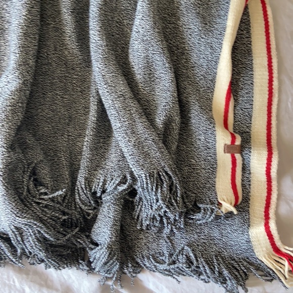 NWOT Roots Poncho sweater - Picture 2 of 4